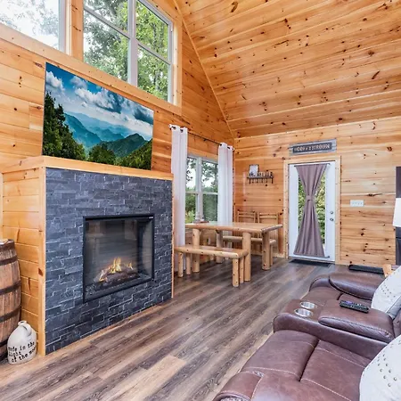 Fully Loaded Cabin In Heart Of Pigeon Forge